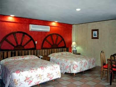 Hotel Esmeralda Poza Rica Buitenkant foto